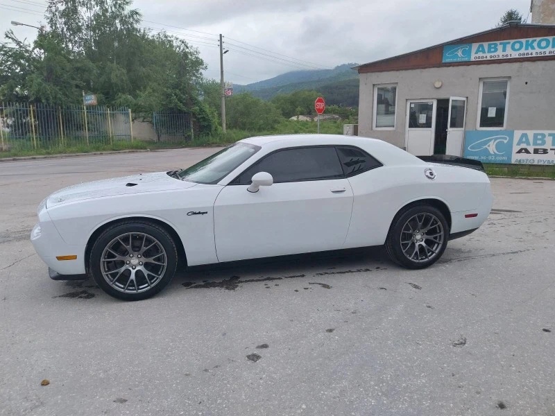 Dodge Challenger, снимка 3 - Автомобили и джипове - 47470746