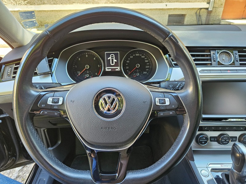 VW Passat, снимка 8 - Автомобили и джипове - 46449512