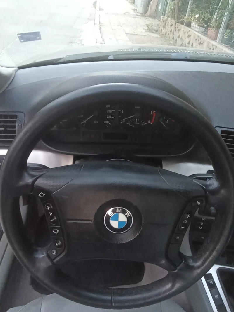 BMW 320  2.0 D, снимка 4 - Автомобили и джипове - 48178646