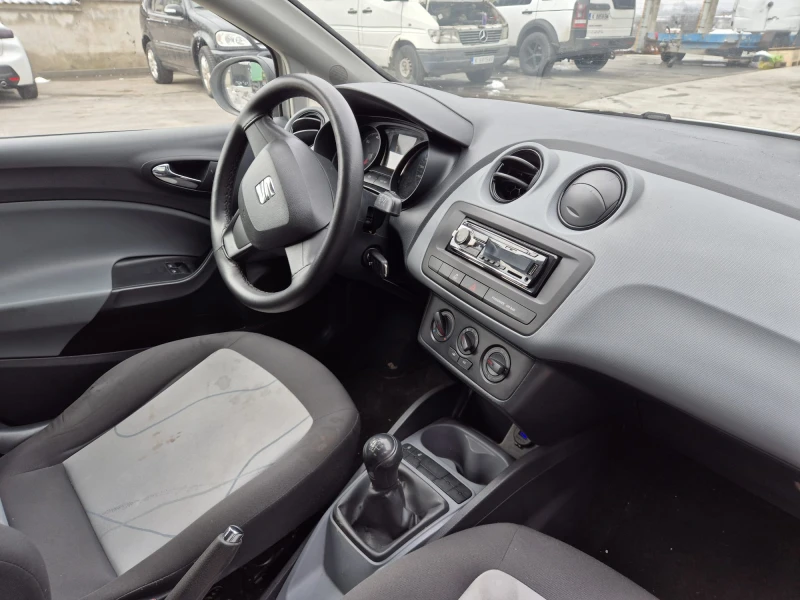 Seat Ibiza 1.2, снимка 8 - Автомобили и джипове - 48718260