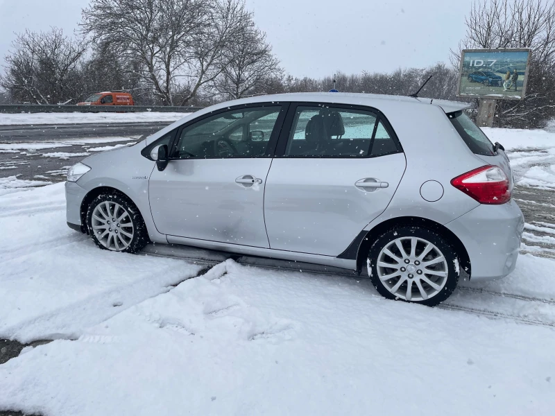 Toyota Auris 1.8 ШВЕЙЦАРИЯ, снимка 2 - Автомобили и джипове - 49187847