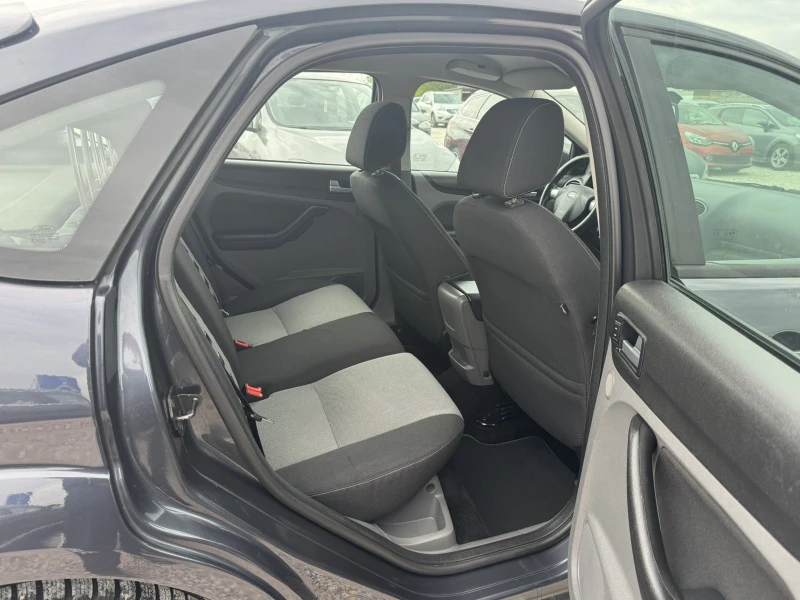 Ford Focus 1.6I GAZ, снимка 14 - Автомобили и джипове - 50056326
