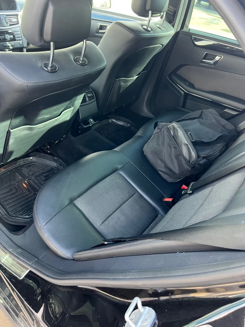 Mercedes-Benz E 220, снимка 10 - Автомобили и джипове - 53434524