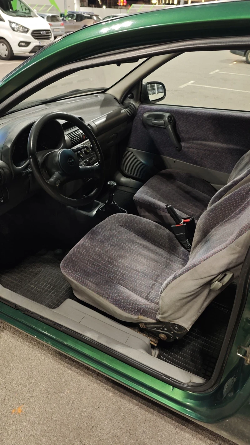 Opel Corsa 1.4 16V, снимка 9 - Автомобили и джипове - 53540703
