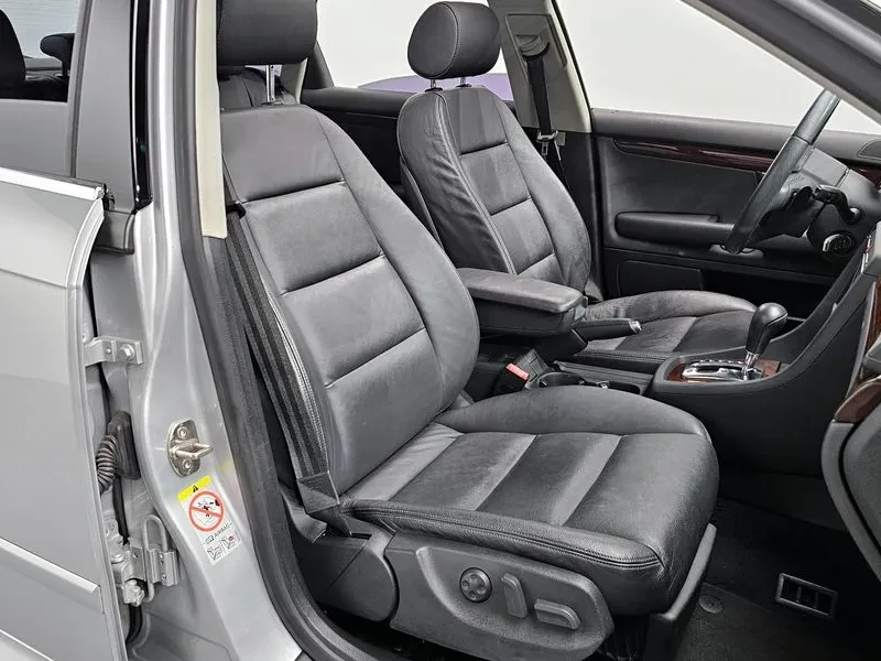 Audi A4 2.0 TFSI, снимка 10 - Автомобили и джипове - 54548550