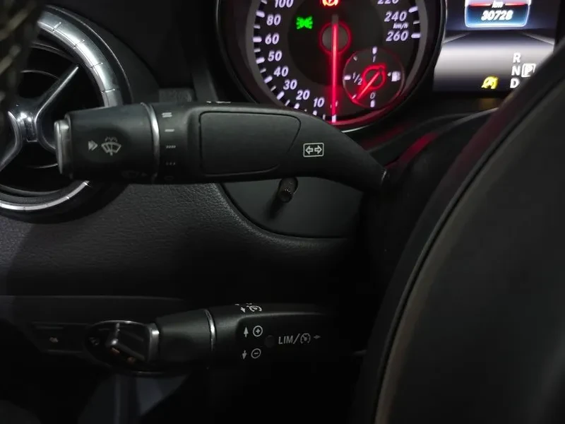 Mercedes-Benz CLA Cla200 D, снимка 17 - Автомобили и джипове - 56305154