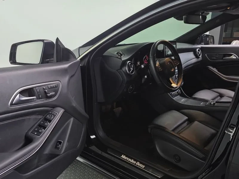Mercedes-Benz CLA Cla200 D, снимка 10 - Автомобили и джипове - 56305154