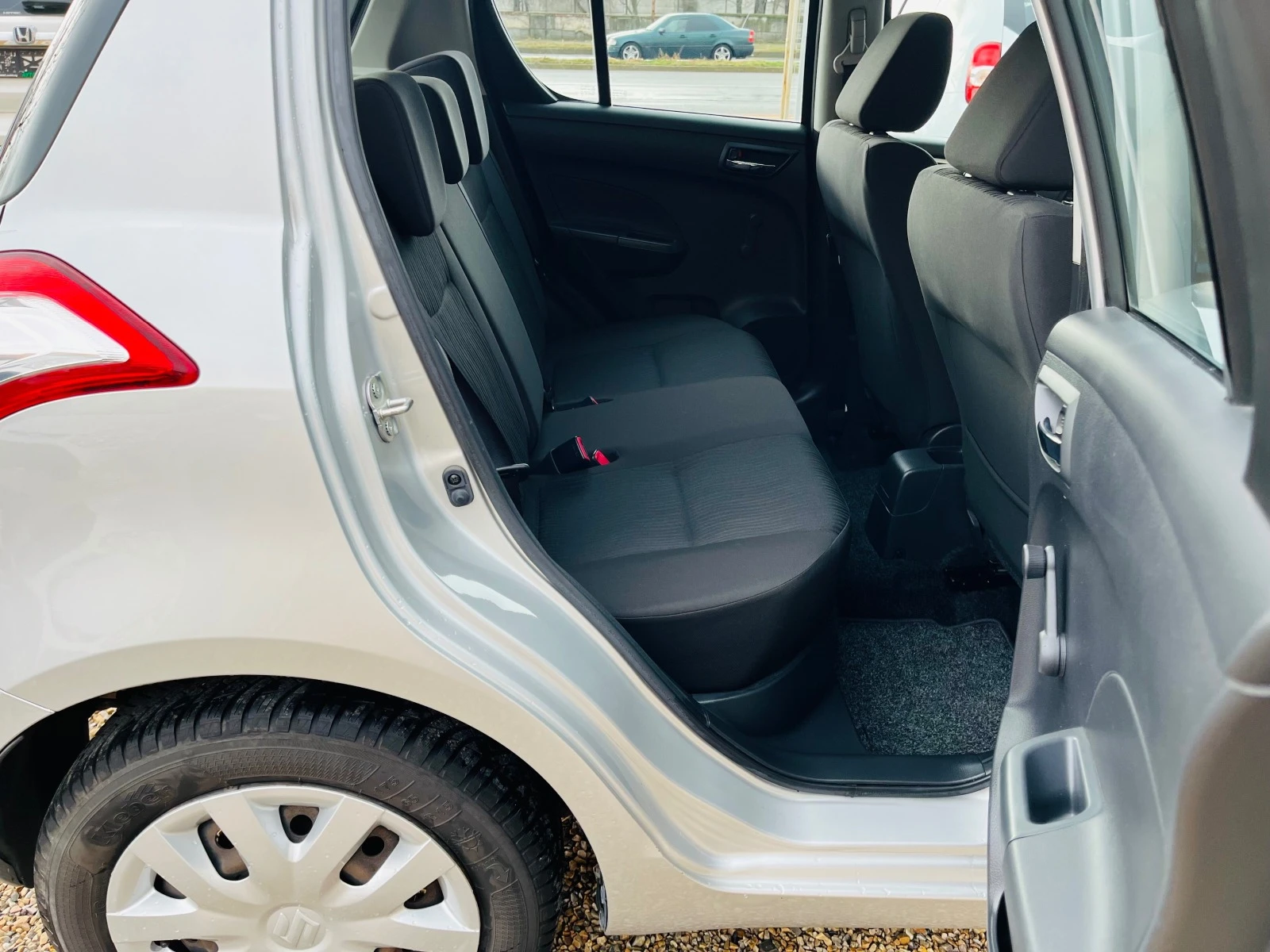 Suzuki Swift 1.3 DDIS | Mobile.bg — изображение 14