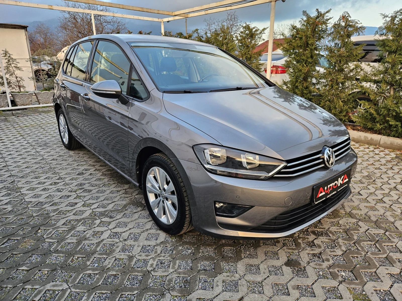 VW Golf SPORTSVAN= 1.6TDI-110кс= ДИСТРОНИК - изображение 2