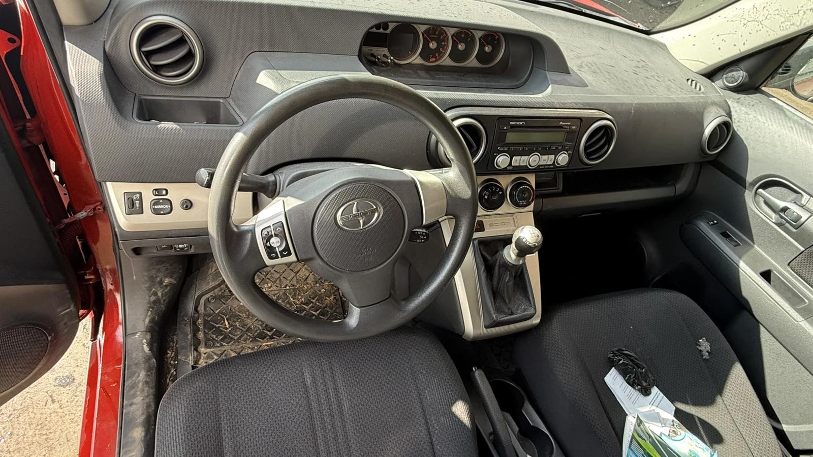 Toyota Scion 2.4i  - изображение 4