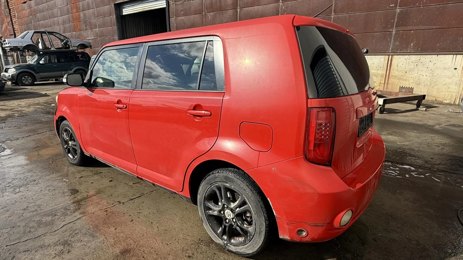 Toyota Scion 2.4i  - изображение 5