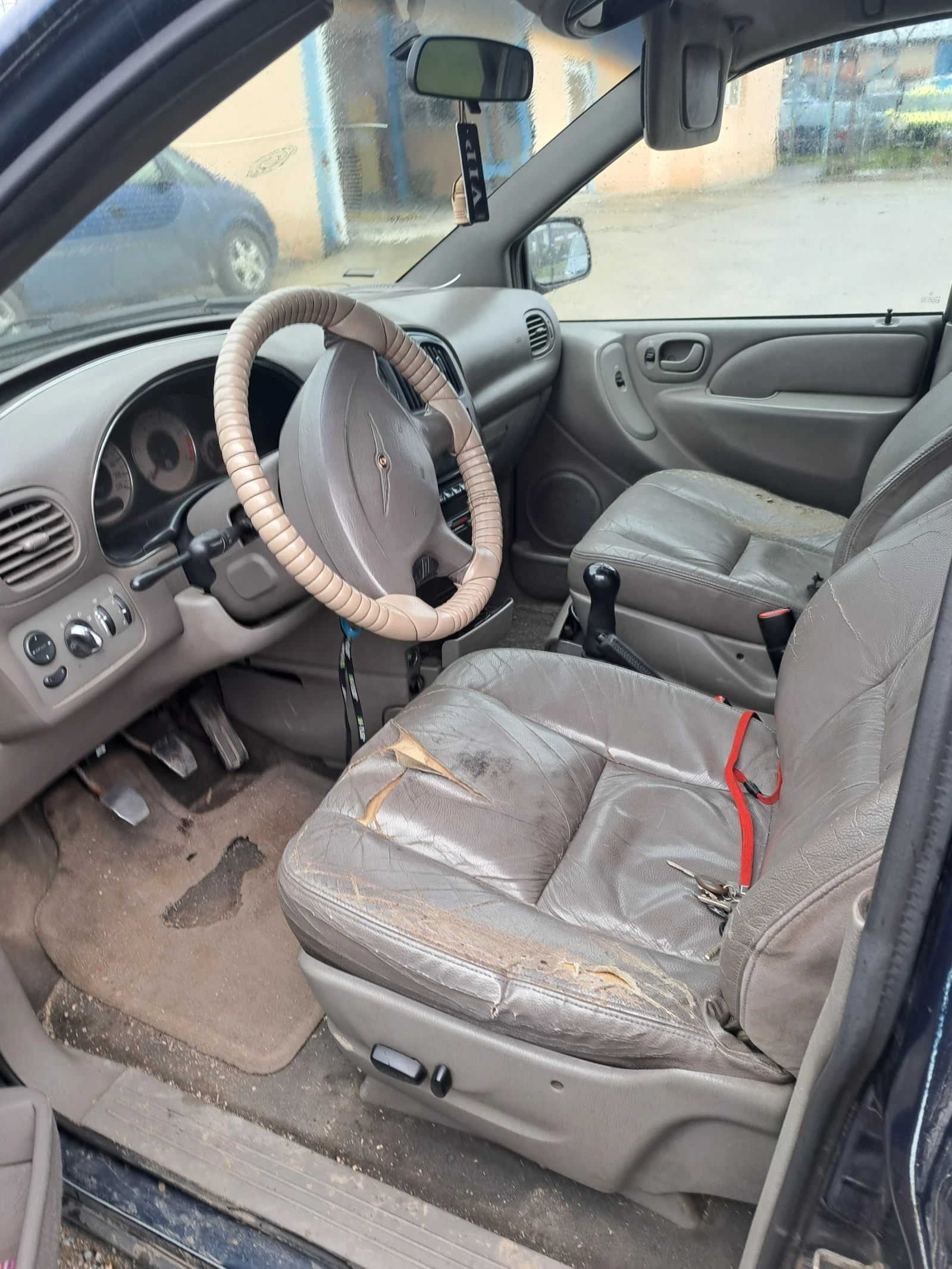 Chrysler Voyager, снимка 5 - Автомобили и джипове - 53947004