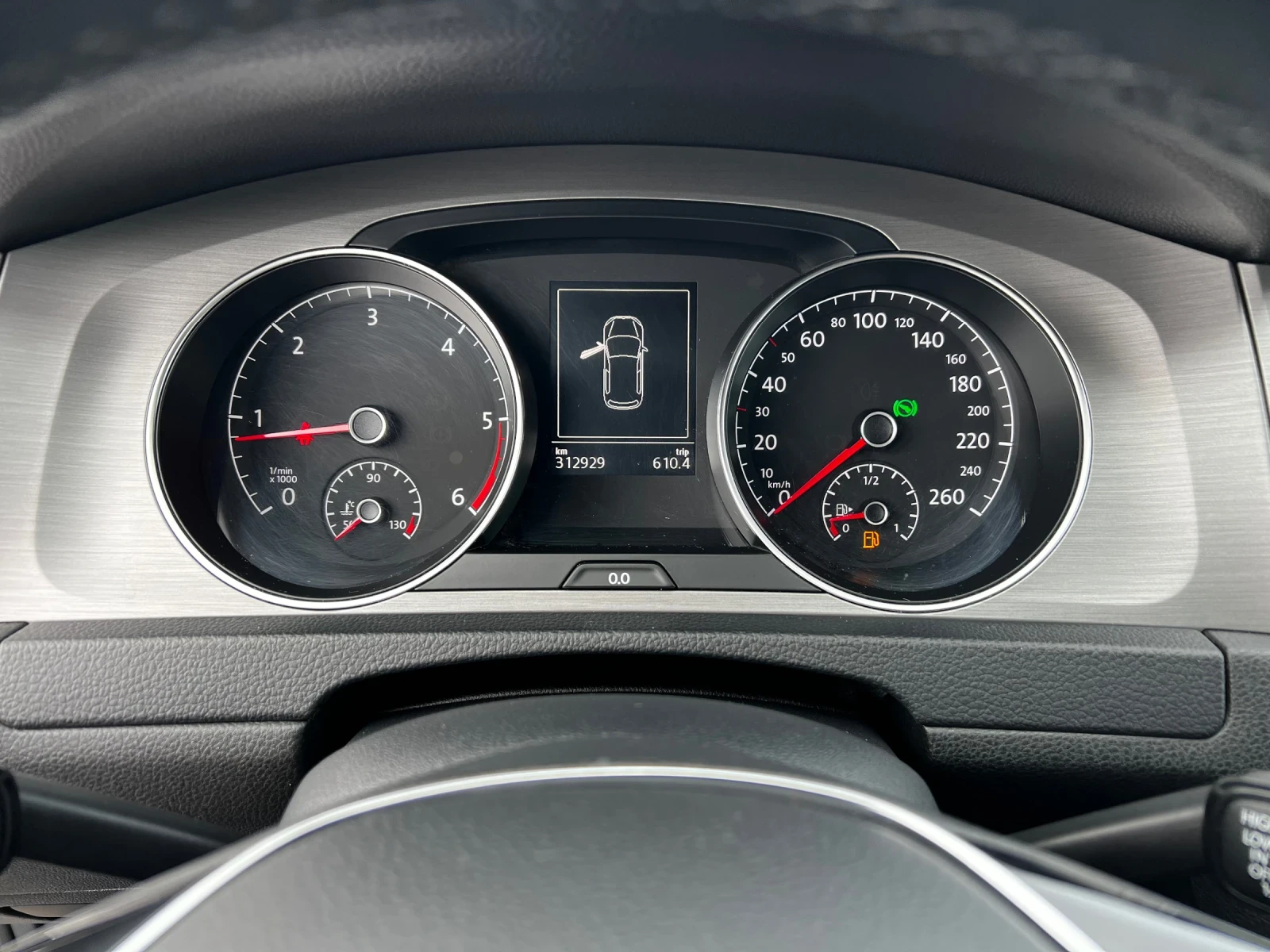 VW Golf 1.6 TDI* DSG* , снимка 7 - Автомобили и джипове - 54075723