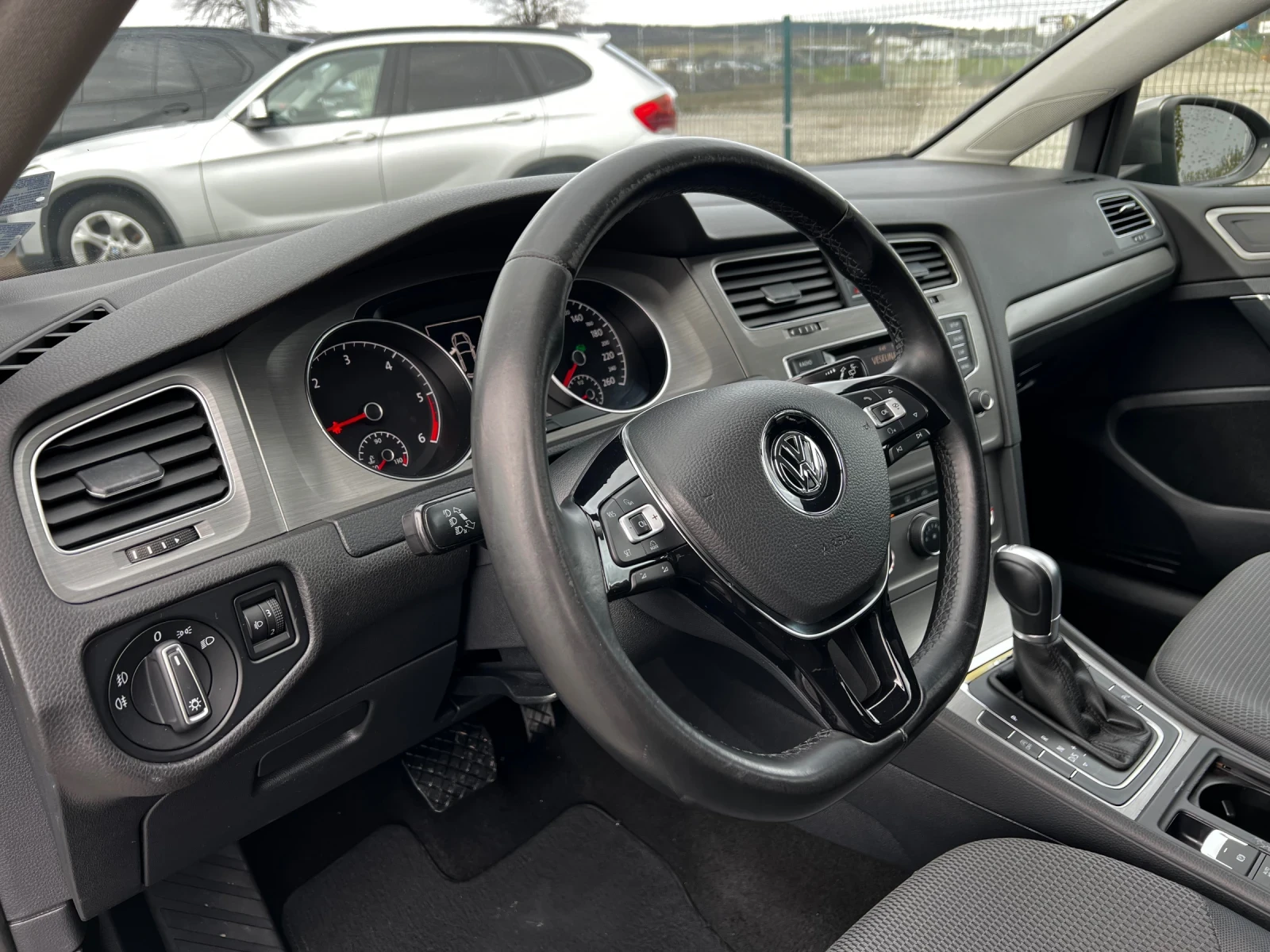 VW Golf 1.6 TDI* DSG* , снимка 6 - Автомобили и джипове - 54075723