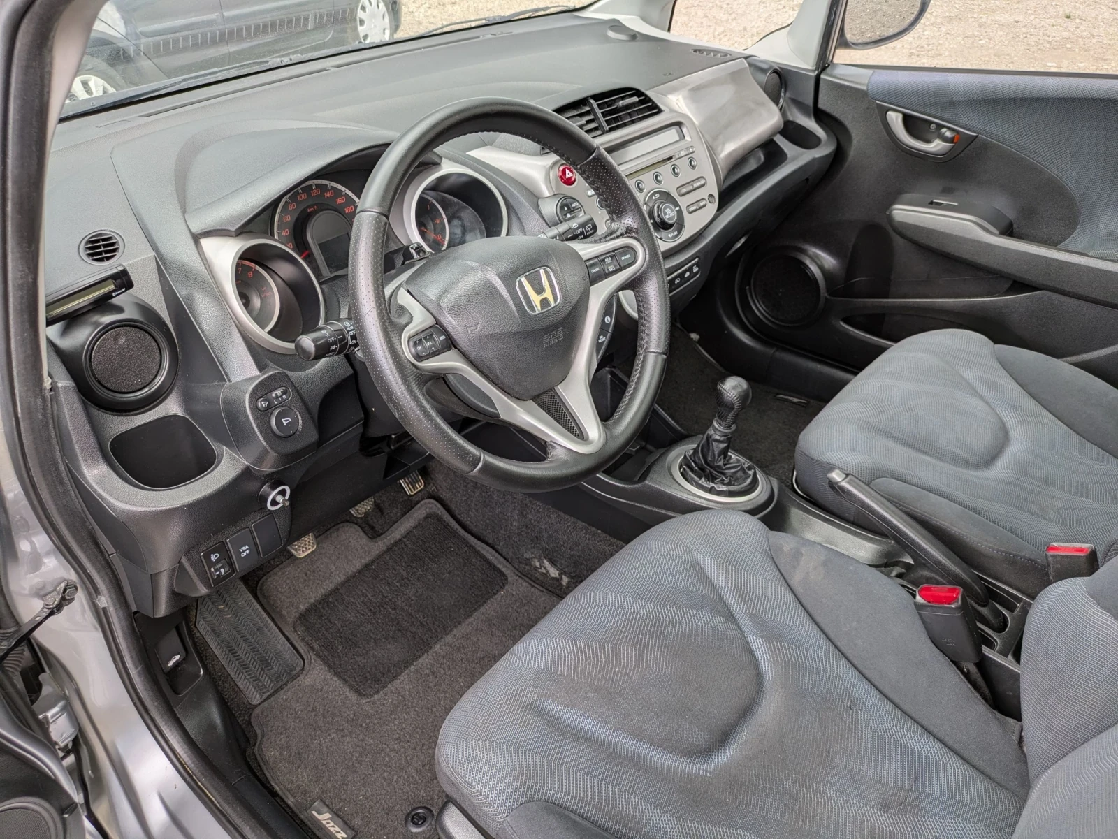 Honda Jazz 1.4i, снимка 8 - Автомобили и джипове - 54238815