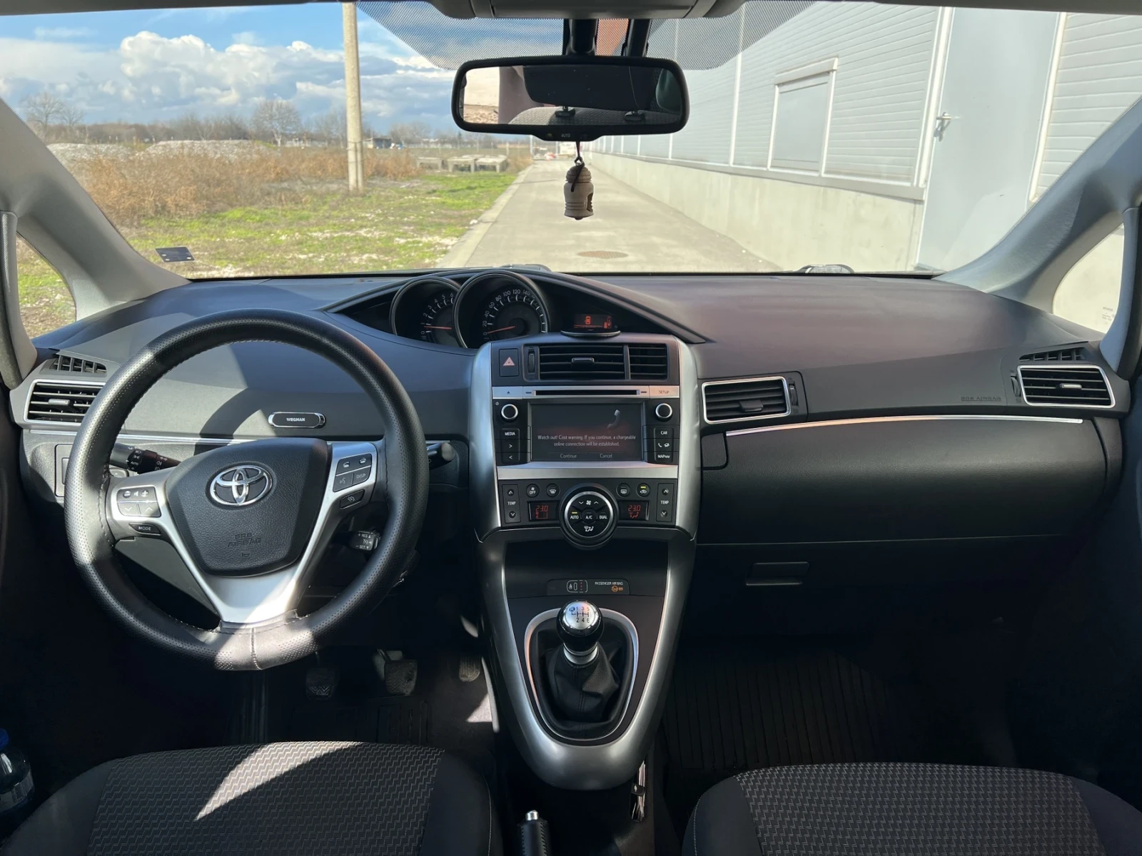 Toyota Verso 1.8, 146 к.с, снимка 4 - Автомобили и джипове - 54257550