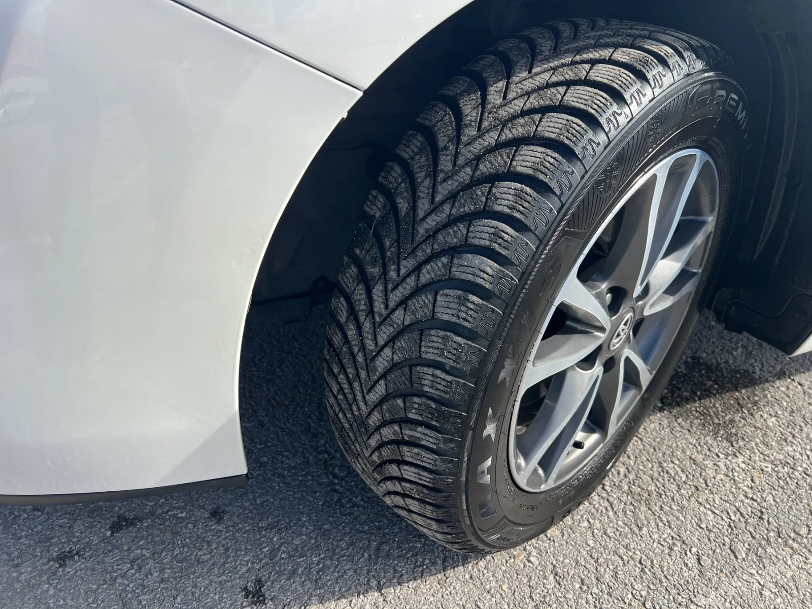 Toyota Verso 1.8, 146 к.с, снимка 8 - Автомобили и джипове - 54257550