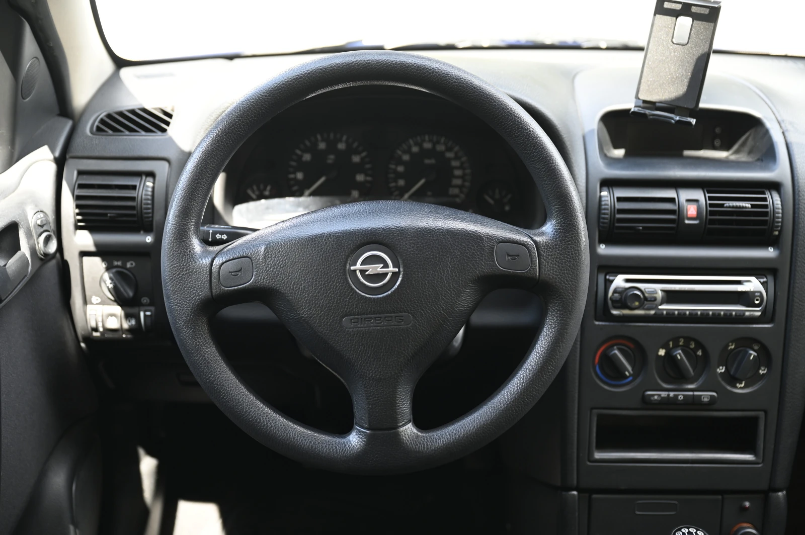 Opel Astra 1.4 Classic, снимка 9 - Автомобили и джипове - 54412314