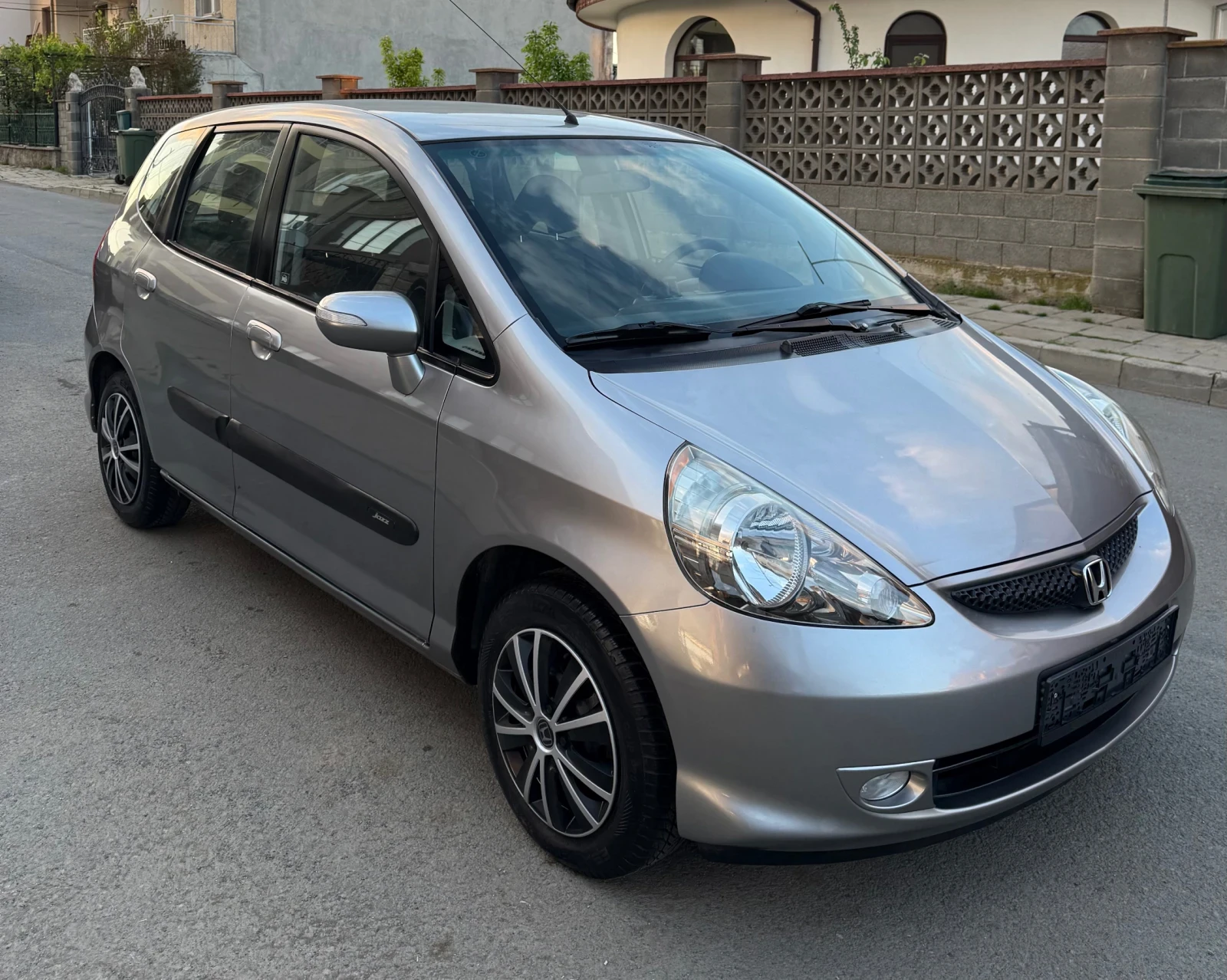 Honda Jazz 1.4i ШВЕЙЦАРИЯ 100% РЕАЛЕН ПРОБЕГ ВИДЕО, снимка 3 - Автомобили и джипове - 54599178