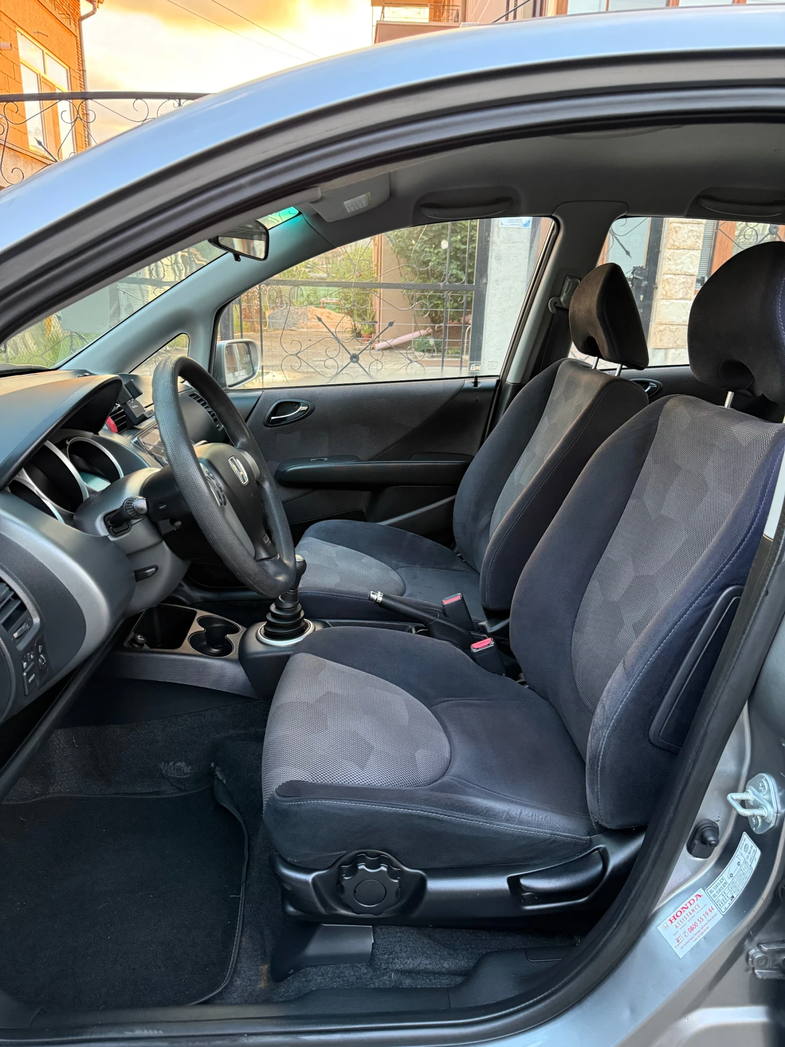 Honda Jazz 1.4i ШВЕЙЦАРИЯ 100% РЕАЛЕН ПРОБЕГ ВИДЕО, снимка 10 - Автомобили и джипове - 54599178
