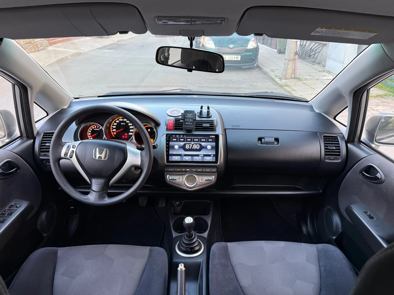 Honda Jazz 1.4i ШВЕЙЦАРИЯ 100% РЕАЛЕН ПРОБЕГ ВИДЕО, снимка 11 - Автомобили и джипове - 54599178