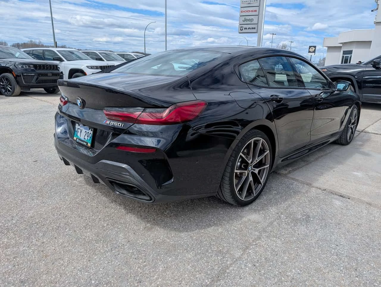 BMW 850  M850i| BOWERS & WILKINS| HUD| 360| 2 KЛЮЧА| , снимка 2 - Автомобили и джипове - 54641565