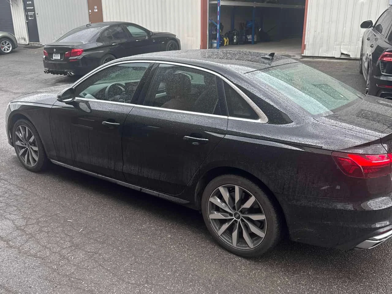 Audi A4 Komfort / LED / DISTRONIC / АВТОКРЕДИТ, снимка 2 - Автомобили и джипове - 54749029