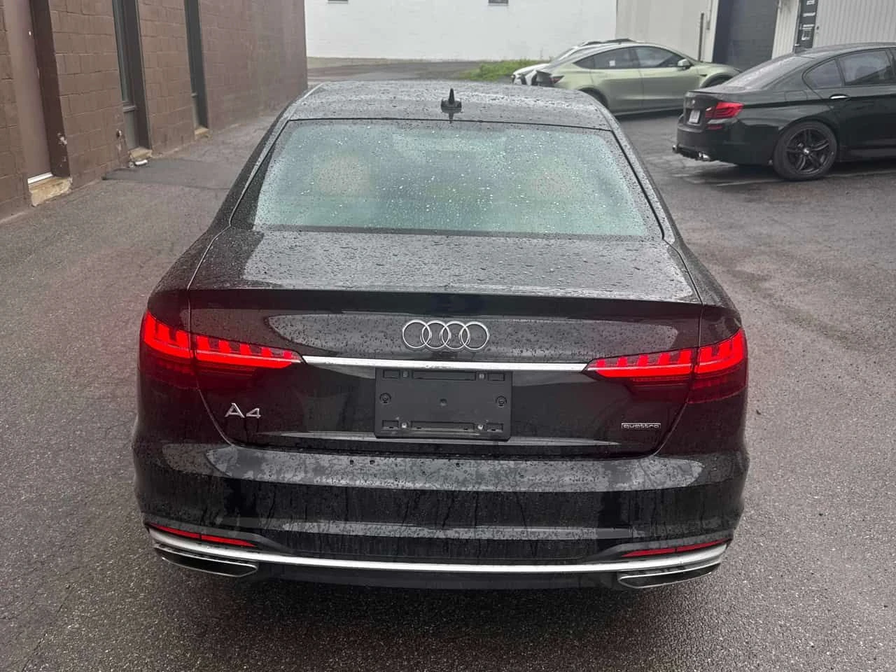 Audi A4 Komfort / LED / DISTRONIC / АВТОКРЕДИТ, снимка 4 - Автомобили и джипове - 54749029