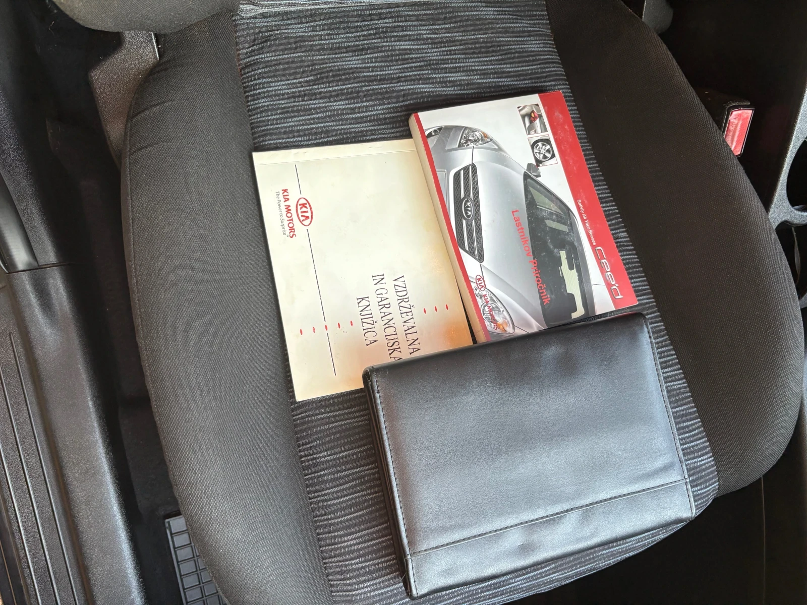Kia Ceed 1.6i 122кс, снимка 14 - Автомобили и джипове - 55054979
