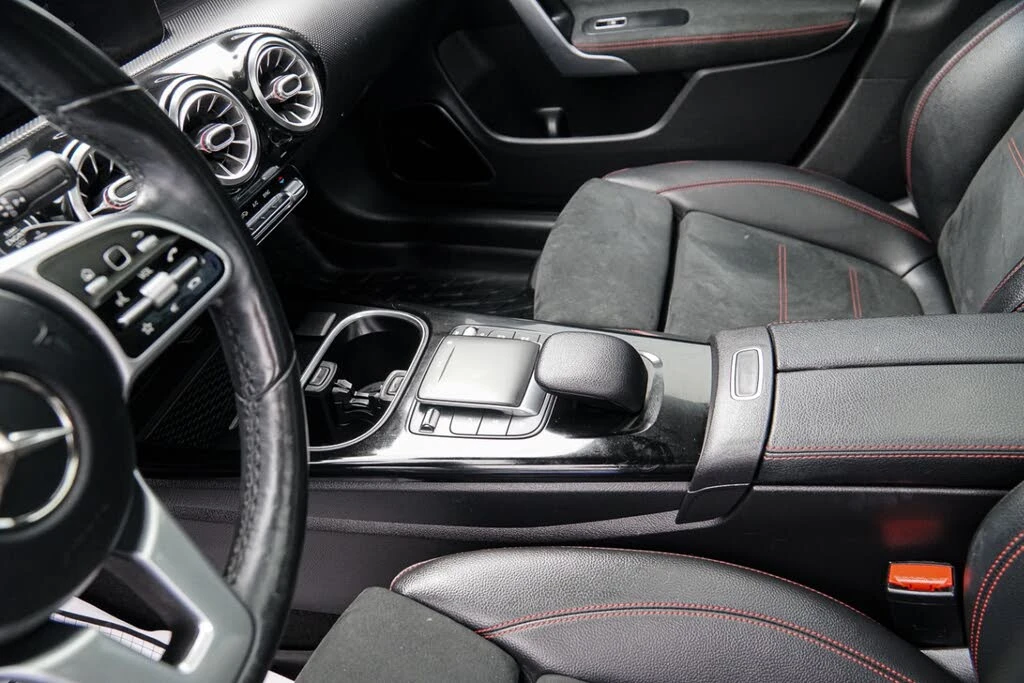 Mercedes-Benz CLA 250 4MATIC, снимка 15 - Автомобили и джипове - 55222737