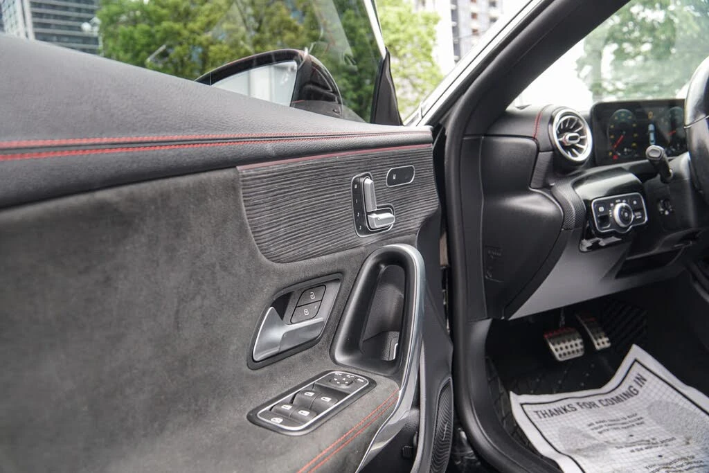 Mercedes-Benz CLA 250 4MATIC, снимка 17 - Автомобили и джипове - 55222737
