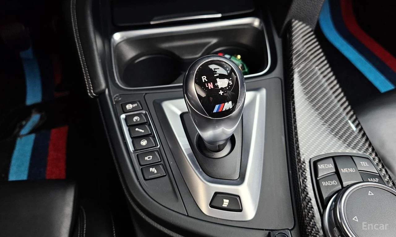 BMW M4 HARMON* KARDON* 360КАМЕРА* ХЕДЪП* CARBON* , снимка 12 - Автомобили и джипове - 55467379