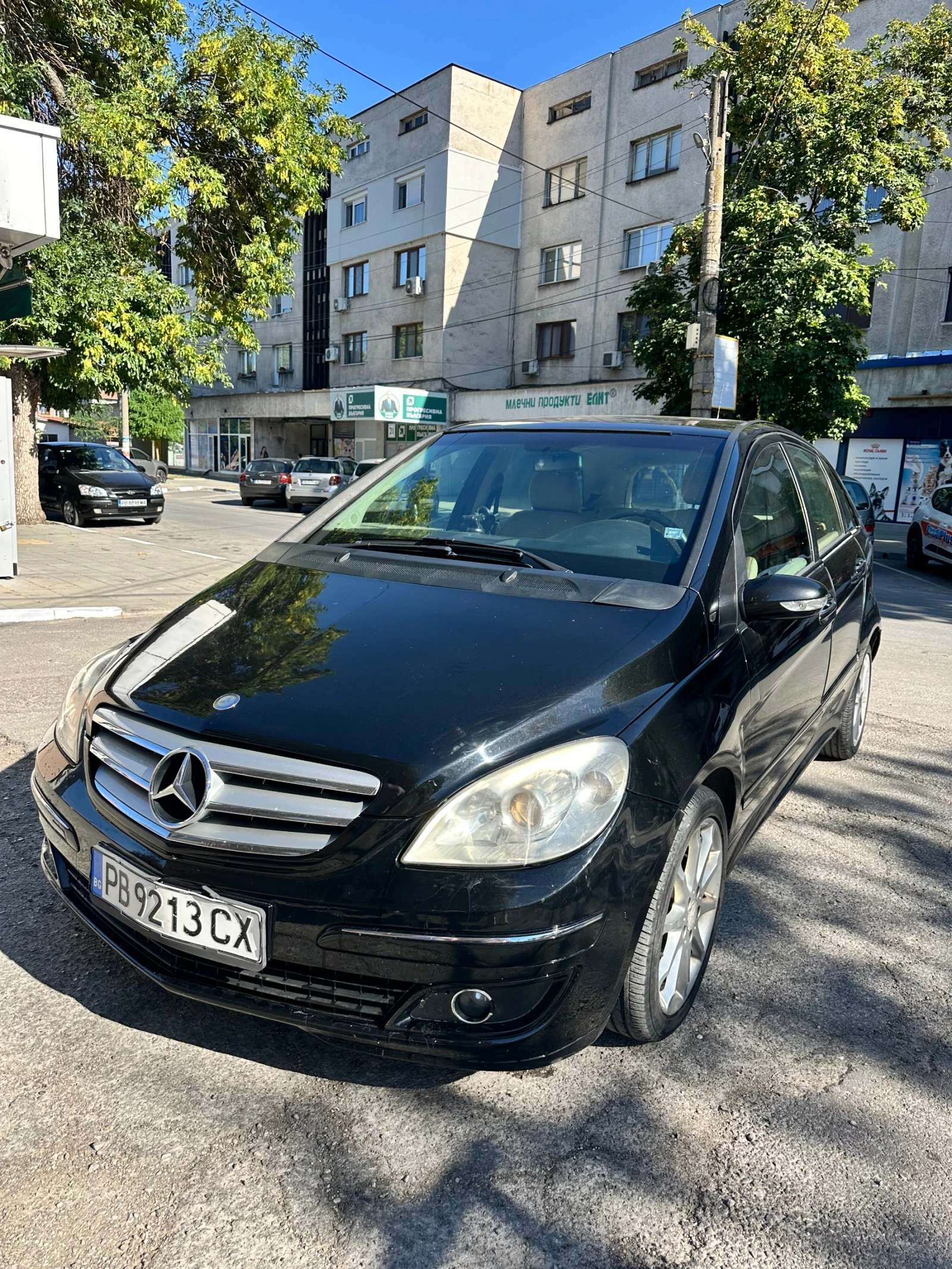 Mercedes-Benz B 180, снимка 2 - Автомобили и джипове - 55980776