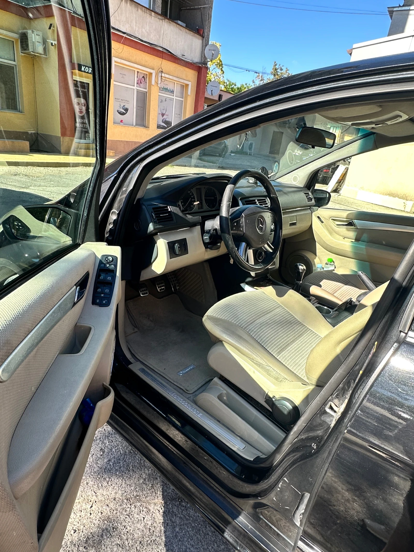 Mercedes-Benz B 180, снимка 9 - Автомобили и джипове - 55980776
