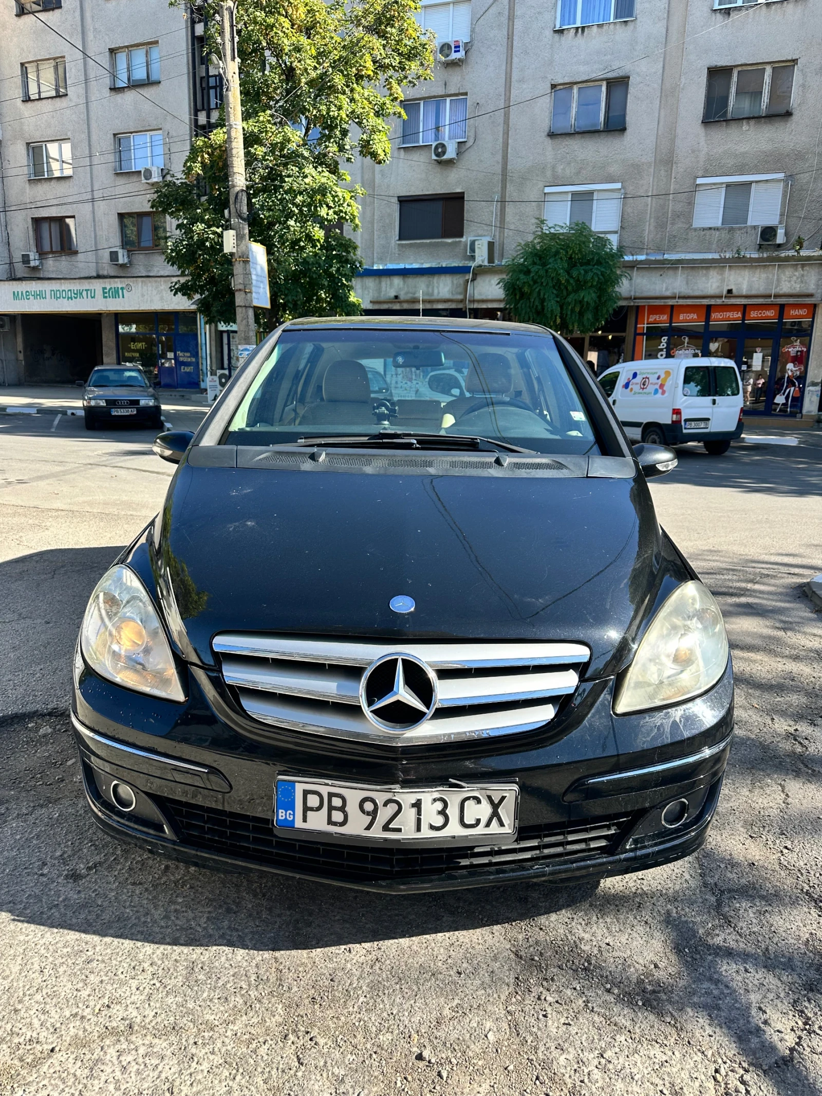 Mercedes-Benz B 180