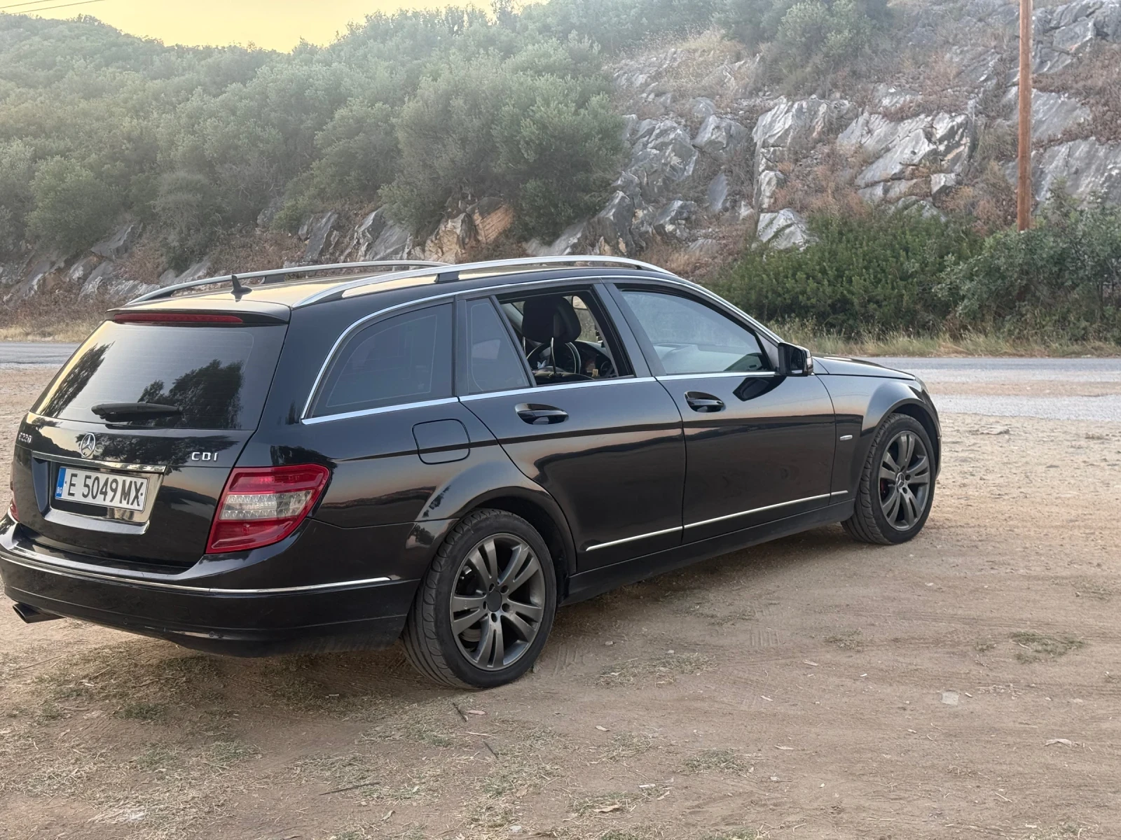 Mercedes-Benz C 220, снимка 3 - Автомобили и джипове - 56625405
