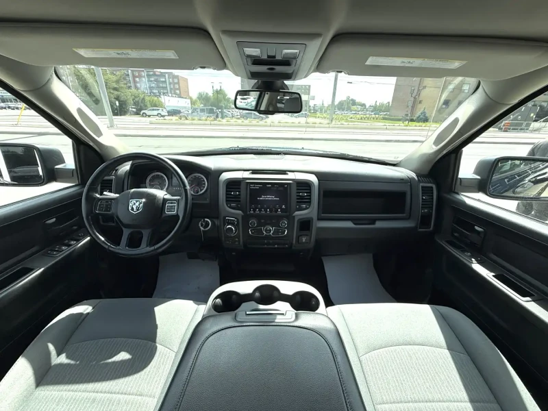 Dodge RAM 1500 Tradesman* Back up camera* UPGRADED EXHAUST, снимка 14 - Автомобили и джипове - 52553650