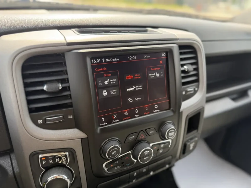 Dodge RAM 1500 Tradesman* Back up camera* UPGRADED EXHAUST, снимка 12 - Автомобили и джипове - 52553650