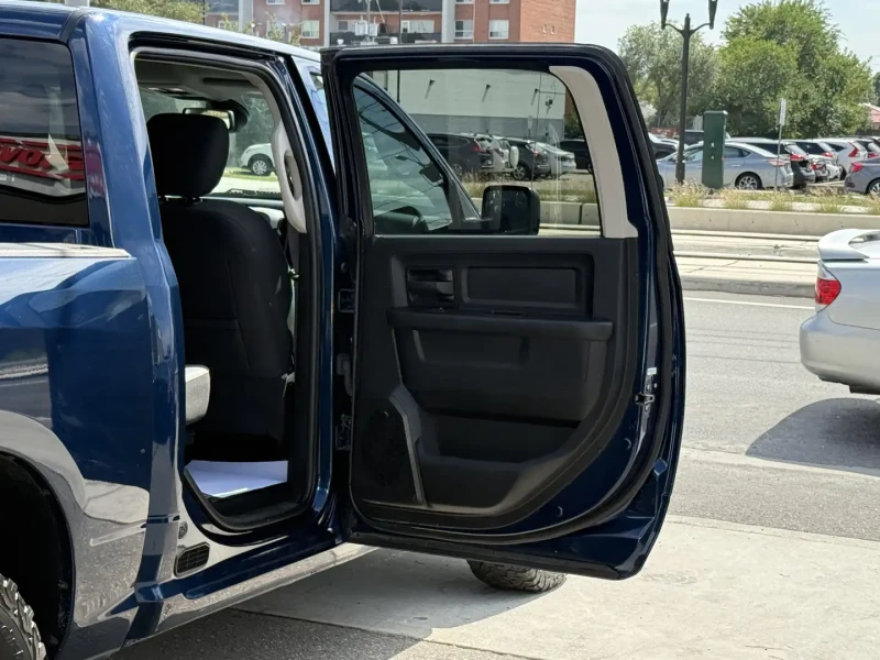 Dodge RAM 1500 Tradesman* Back up camera* UPGRADED EXHAUST, снимка 7 - Автомобили и джипове - 52553650