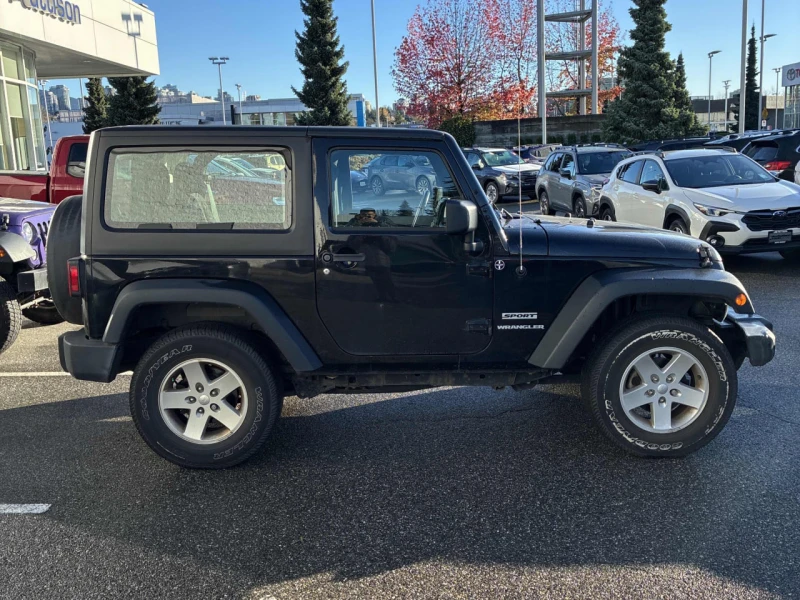 Jeep Wrangler CARFAX* АВТОФИНАНСИРАНЕ* БЕЗ ПЪРВОНАЧАЛНА ВНОСКА* , снимка 3 - Автомобили и джипове - 52598594