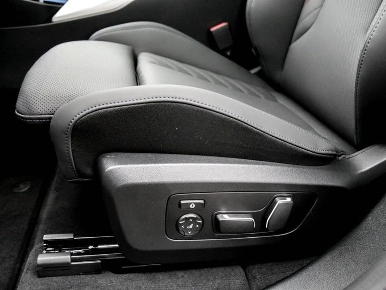 BMW X3 20d xDrive M-Sport = NEW = Shadow Line Гаранция - изображение 4