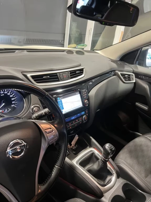 Nissan Qashqai 1.5d N-Tec 116ps, снимка 8 - Автомобили и джипове - 52895350