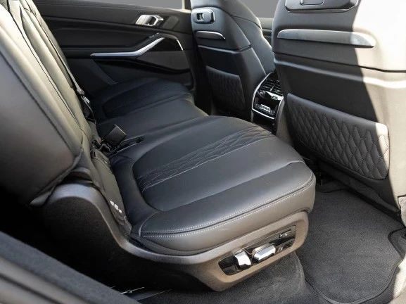 BMW X7 40d xDrive = M-Sport Pro = Гаранция, снимка 12 - Автомобили и джипове - 56084515