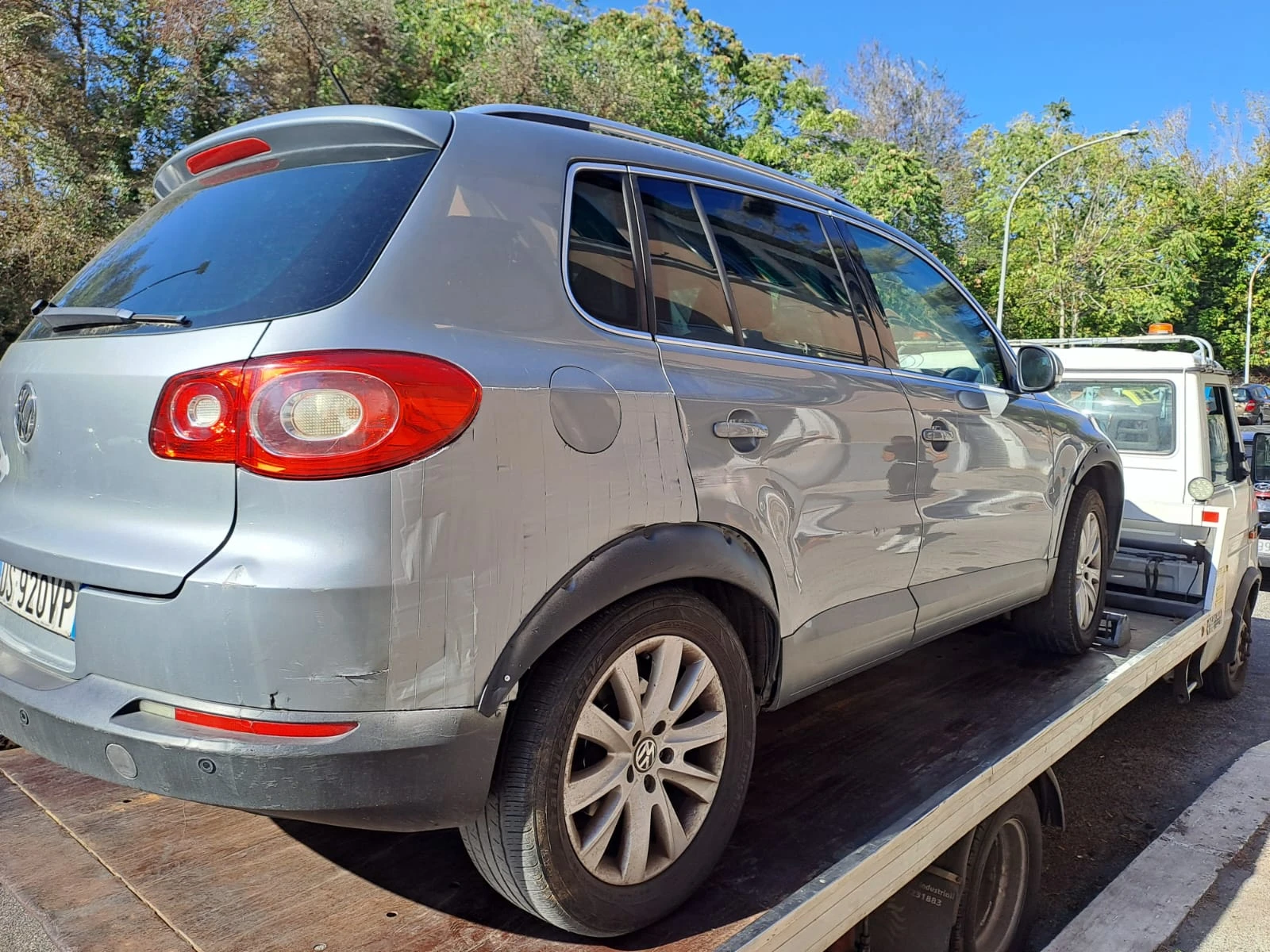 VW Tiguan 2.0D 4 MOTION - изображение 2