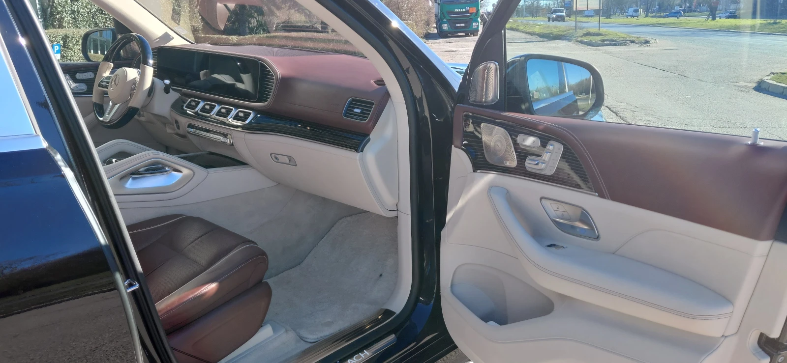 Mercedes-Benz GLS 600 MAYBACH, снимка 6 - Автомобили и джипове - 53825007