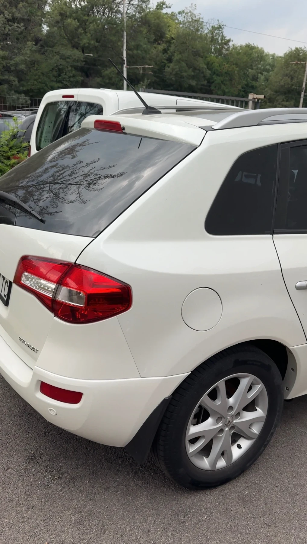 Renault Koleos 4x4 171 h.p., снимка 9 - Автомобили и джипове - 55353198