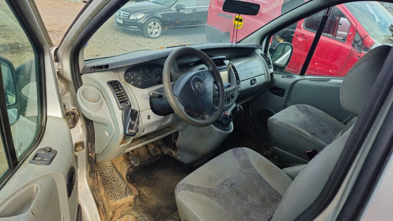 Opel Vivaro 1.9cdti/на части , снимка 8 - Бусове и автобуси - 48547924