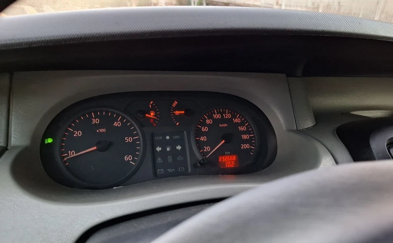 Renault Trafic 9 места 1.9dCi 101к.с. Дълга база, снимка 7 - Бусове и автобуси - 52807666