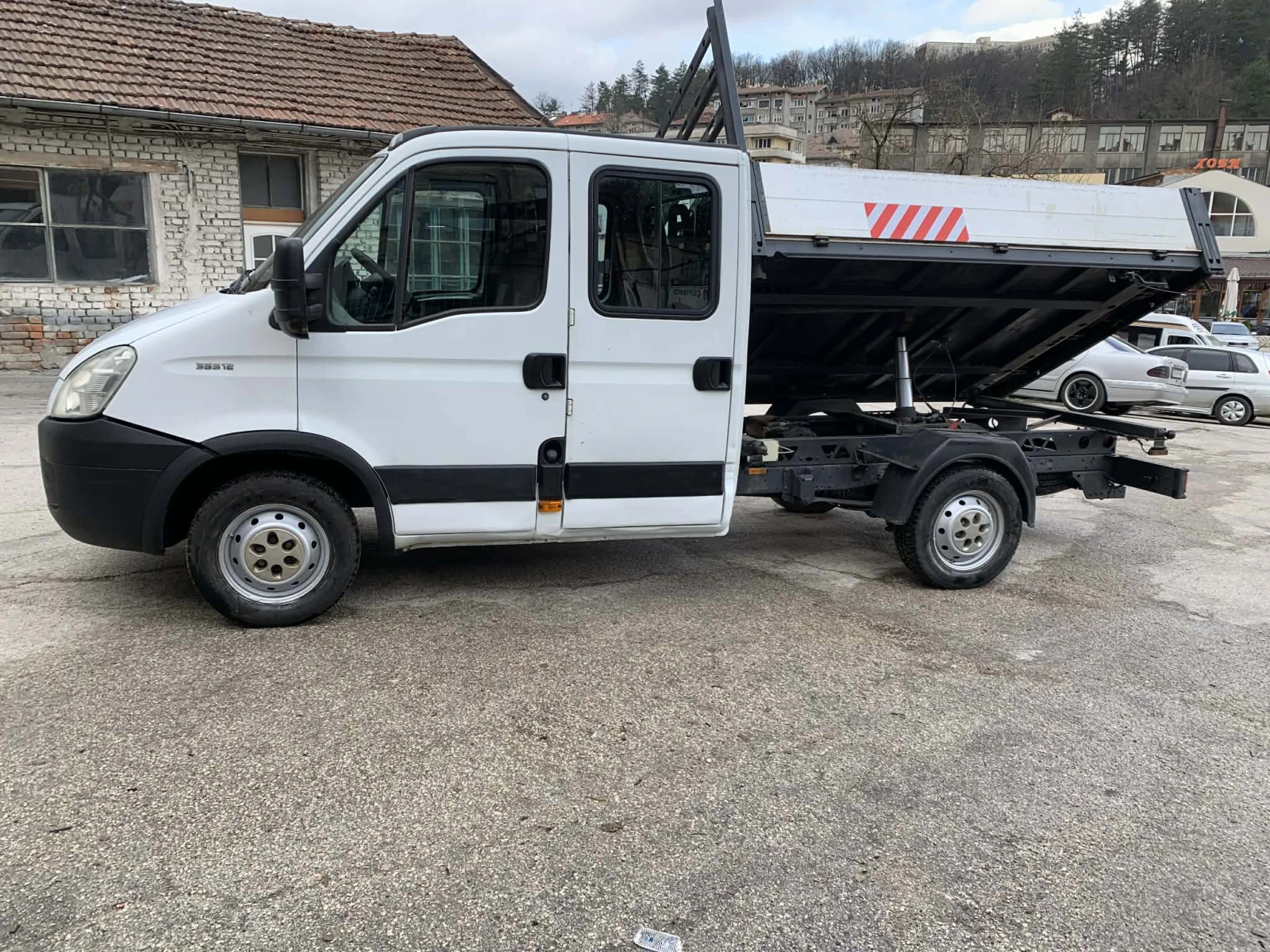 Iveco Daily -тристранен самосвал, снимка 4 - Бусове и автобуси - 54083257