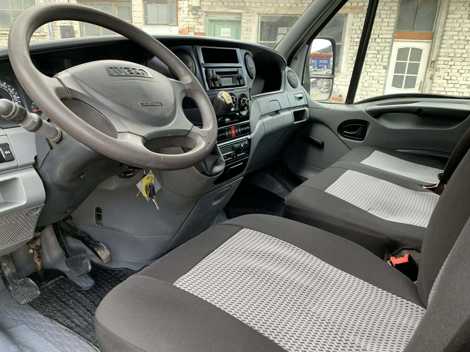 Iveco Daily -тристранен самосвал, снимка 7 - Бусове и автобуси - 54083257